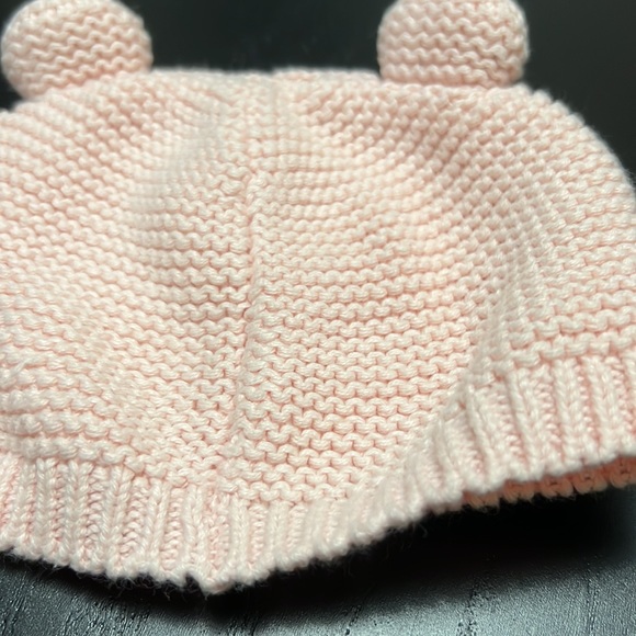 Baby gap hat - Picture 2 of 3